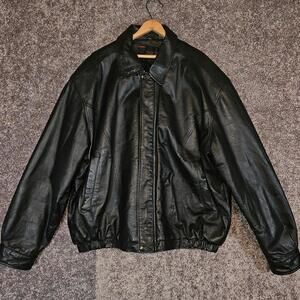 Men's vintage Phase Two black leather biker jacket. XL